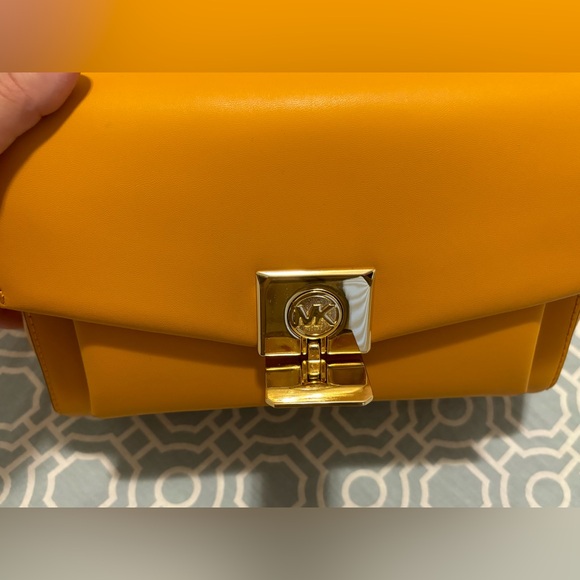 Michael Kors Lola Bag Medium - Picture 7 of 8